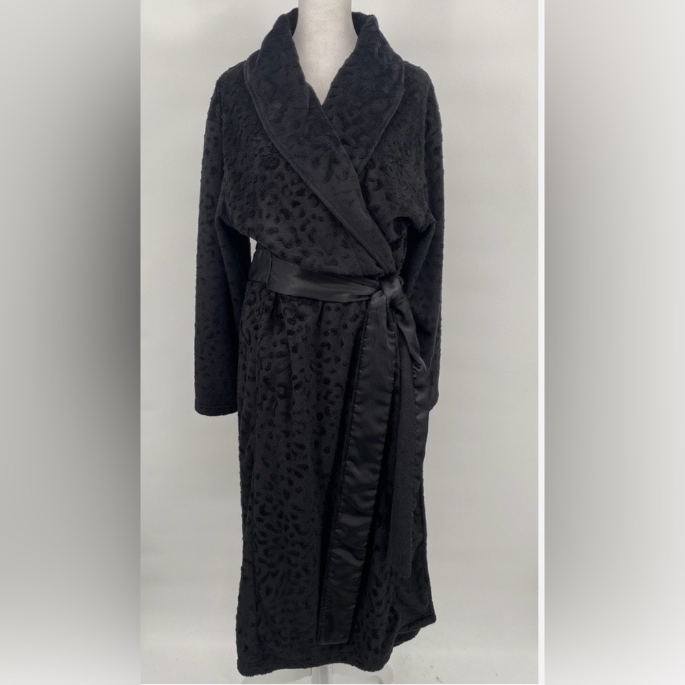 Jaclyn Smith Elegant Black Robe - Picture 2 of 7